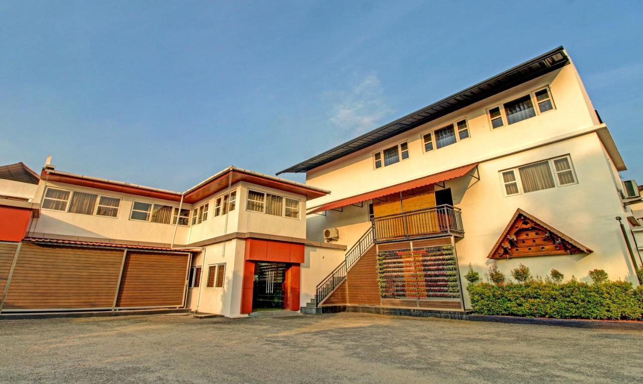Treebo Prince Hotel Котаям Екстериор снимка